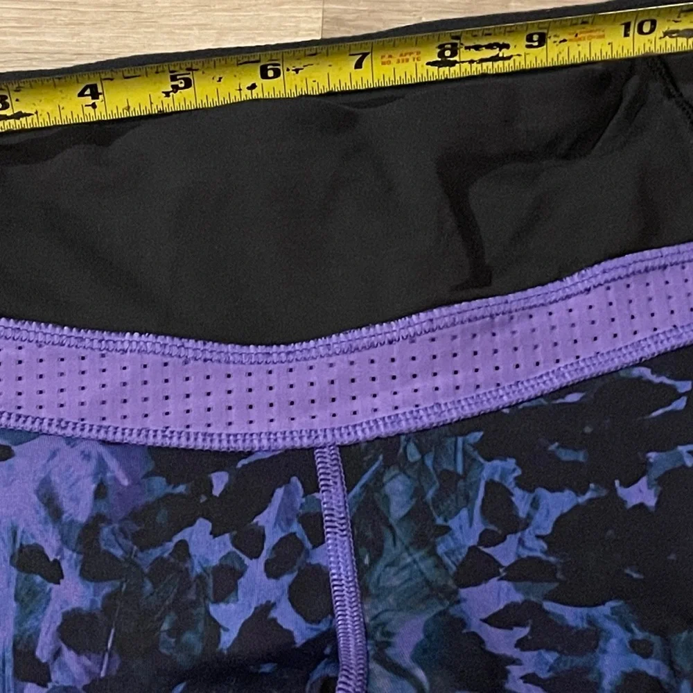 Lululemon Sweaty Or Not crops Floral Sport Backdrop Iris Flower size 4 - Picture 7 of 9